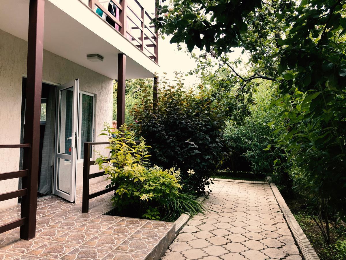 Guest House Leto Dolinka Exterior foto