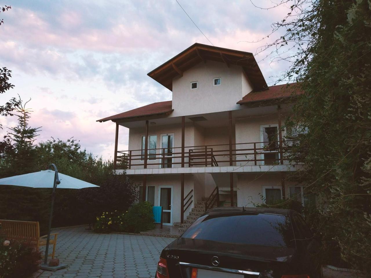 Guest House Leto Dolinka Exterior foto